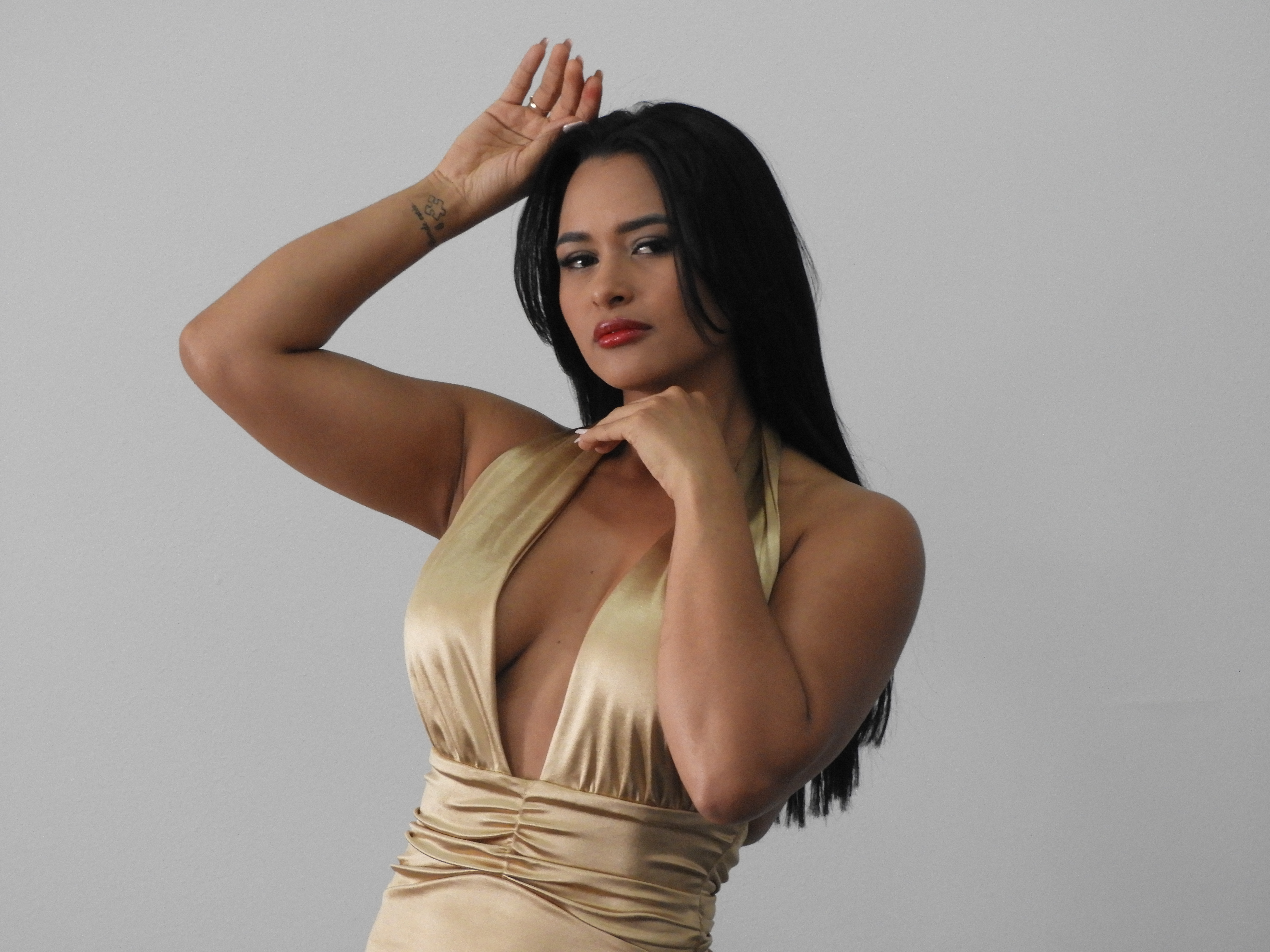 become a model in dubai