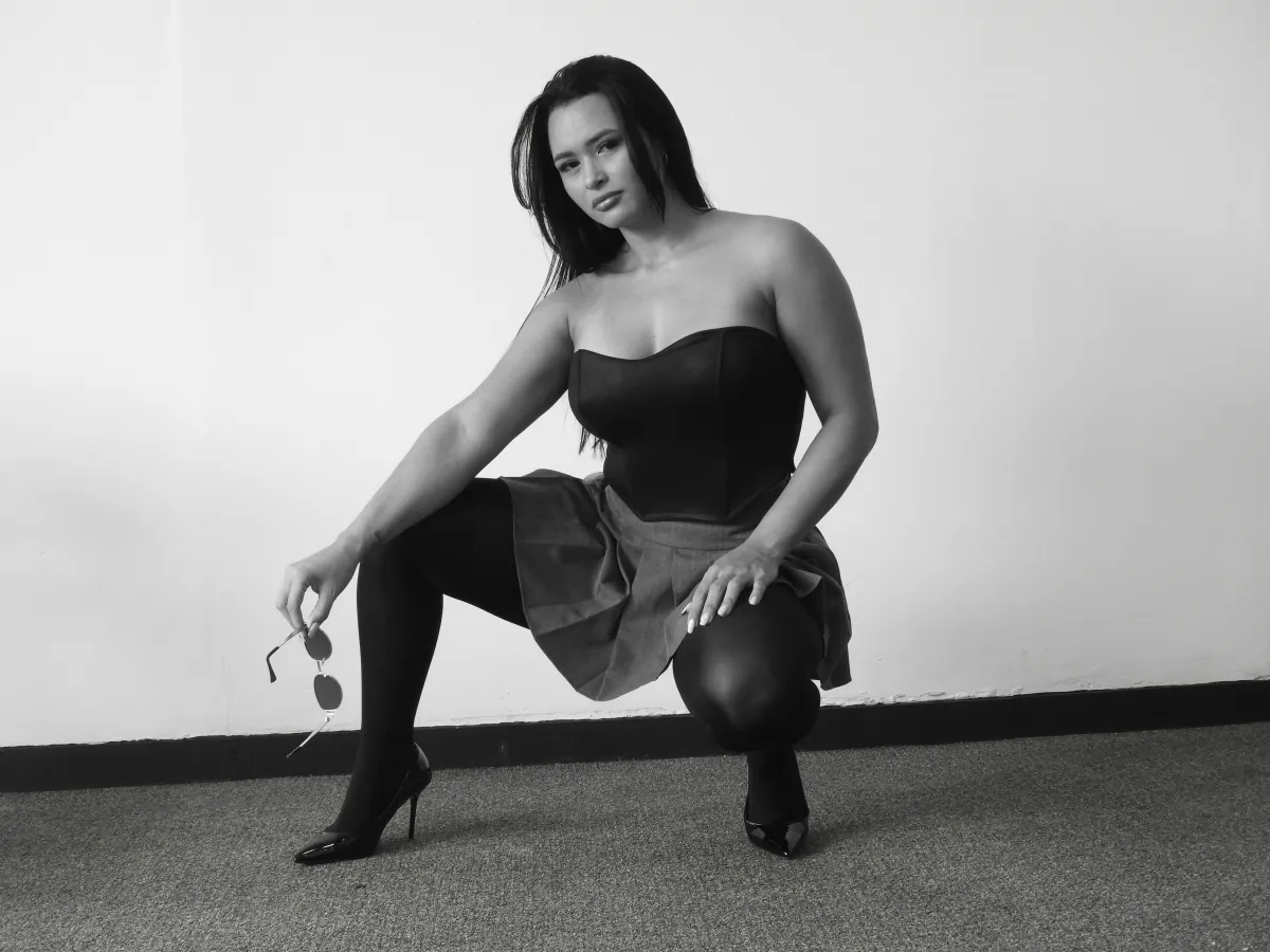 ¿Qué es una Modelo AA? Descifrando el Perfil de una Profesional Exitosa