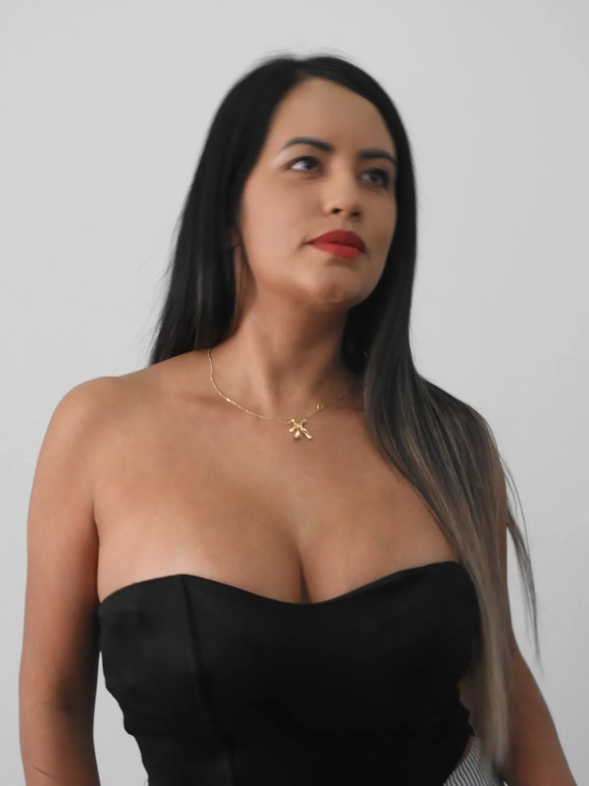Se Busca Modelo de Ropa: Tu Guía para Conseguir tu Primer Trabajo - LH Models
